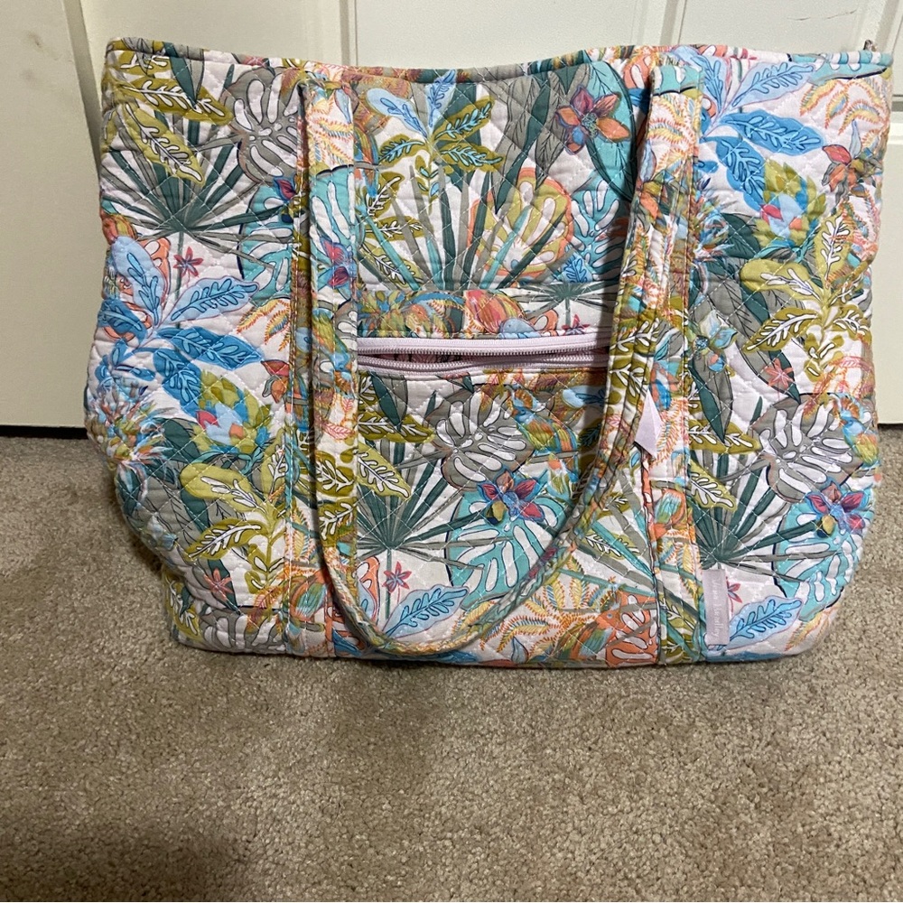 Vera Bradley Vera Tote in Rainforest Canopy